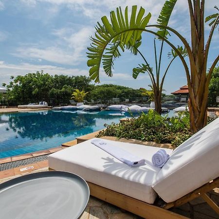 ホテル The Capital Zimbali バリート エクステリア 写真 The pool at the hotel