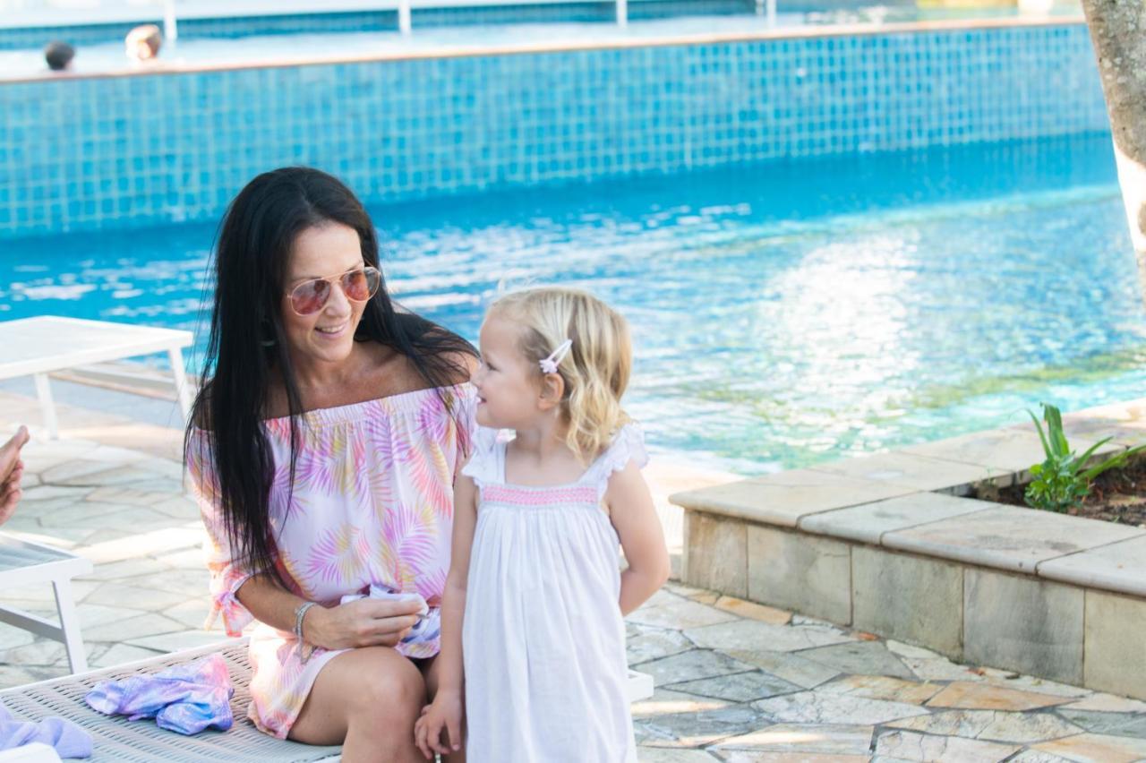 ホテル The Capital Zimbali バリート エクステリア 写真 A mother and her daughter