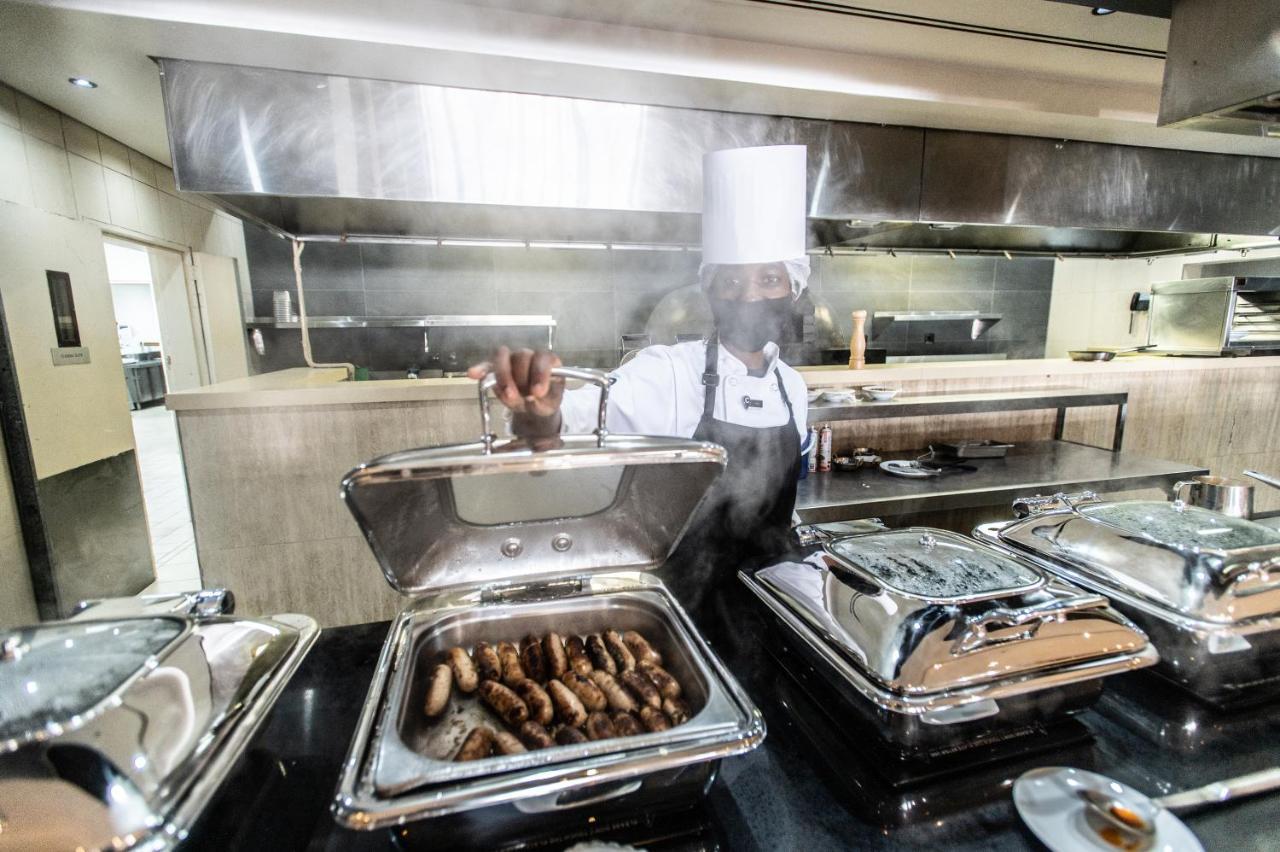 ホテル The Capital Zimbali バリート エクステリア 写真 A commercial kitchen