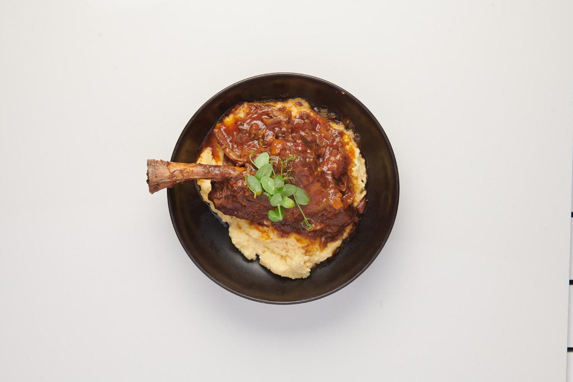 ホテル The Capital Zimbali バリート エクステリア 写真 A plate of braised duck with mashed potatoes