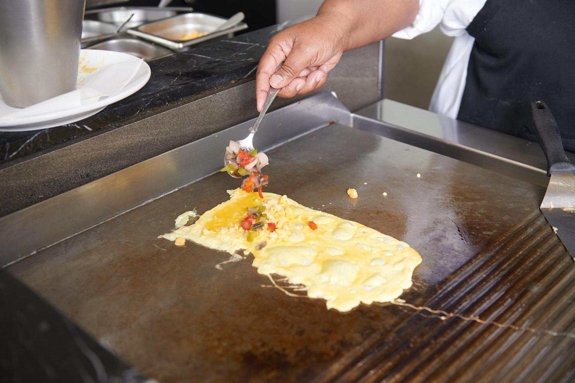 ホテル The Capital Zimbali バリート エクステリア 写真 Preparation of an omelette