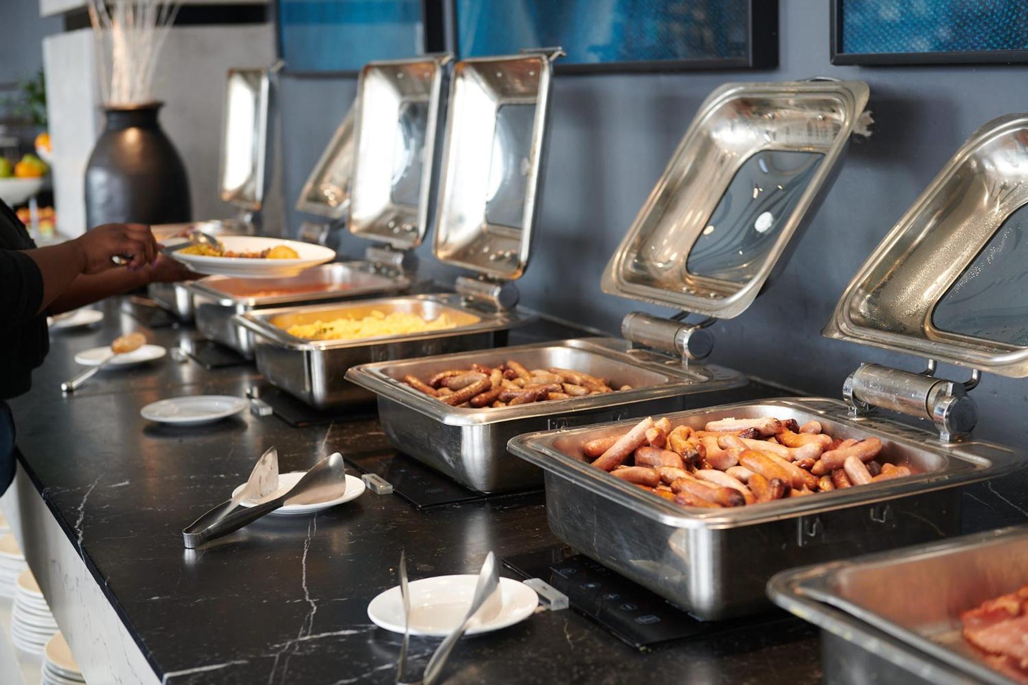 ホテル The Capital Zimbali バリート エクステリア 写真 A buffet
