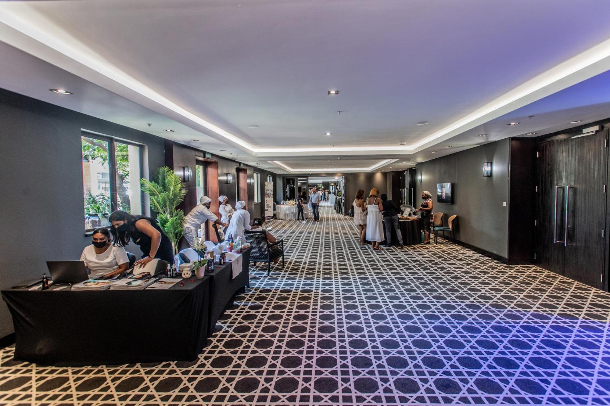 ホテル The Capital Zimbali バリート エクステリア 写真 The lobby of the hotel
